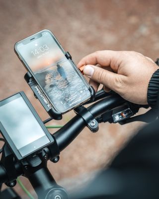 Držák na telefon 👉 https://www.greenbike.cz/drzak-telefonu-nastavitelny/ Kovový univerzální 360° rotační držák. Je vhodný...
