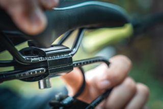 𝙂𝙧𝙚𝙚𝙣𝘽𝙞𝙠𝙚 𝘈𝘣𝘴𝘰𝘳𝘣𝘦𝘳 Jednoduchý, ale velmi účinný tlumič nárazů. Během jízdy Vám zaručí maximální pohodlí, díky výraznému...