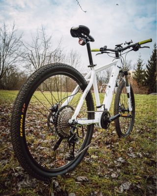 Elektrokolo se středovým pohonem s torzním senzorem, který přizpůsobuje výkon síle šlapání. Lehký, výkonný motor s...